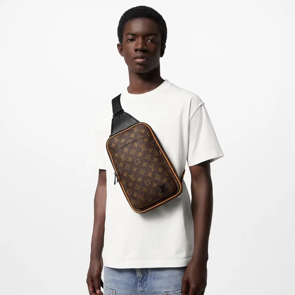 Louis Vuitton Avenue NM Slingbag Brown 31cm M46718