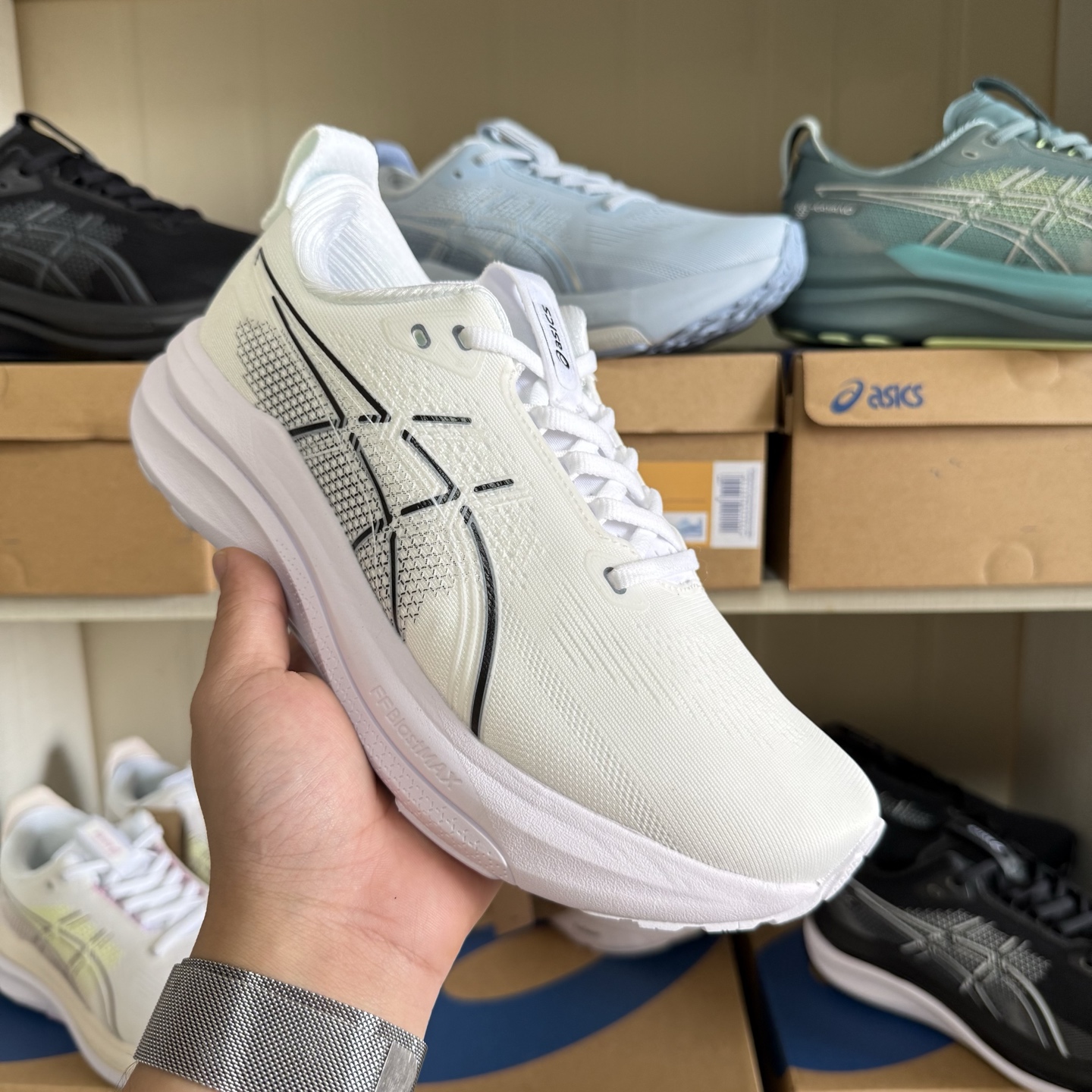 ASICS GEL-KAYANO 33 Running Shoes White