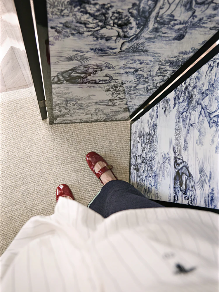 YA015 (4-Folder) - Di@r Maison Series Jungle Art Lacquered Wood French Screen Ink Blue and White New Chinese