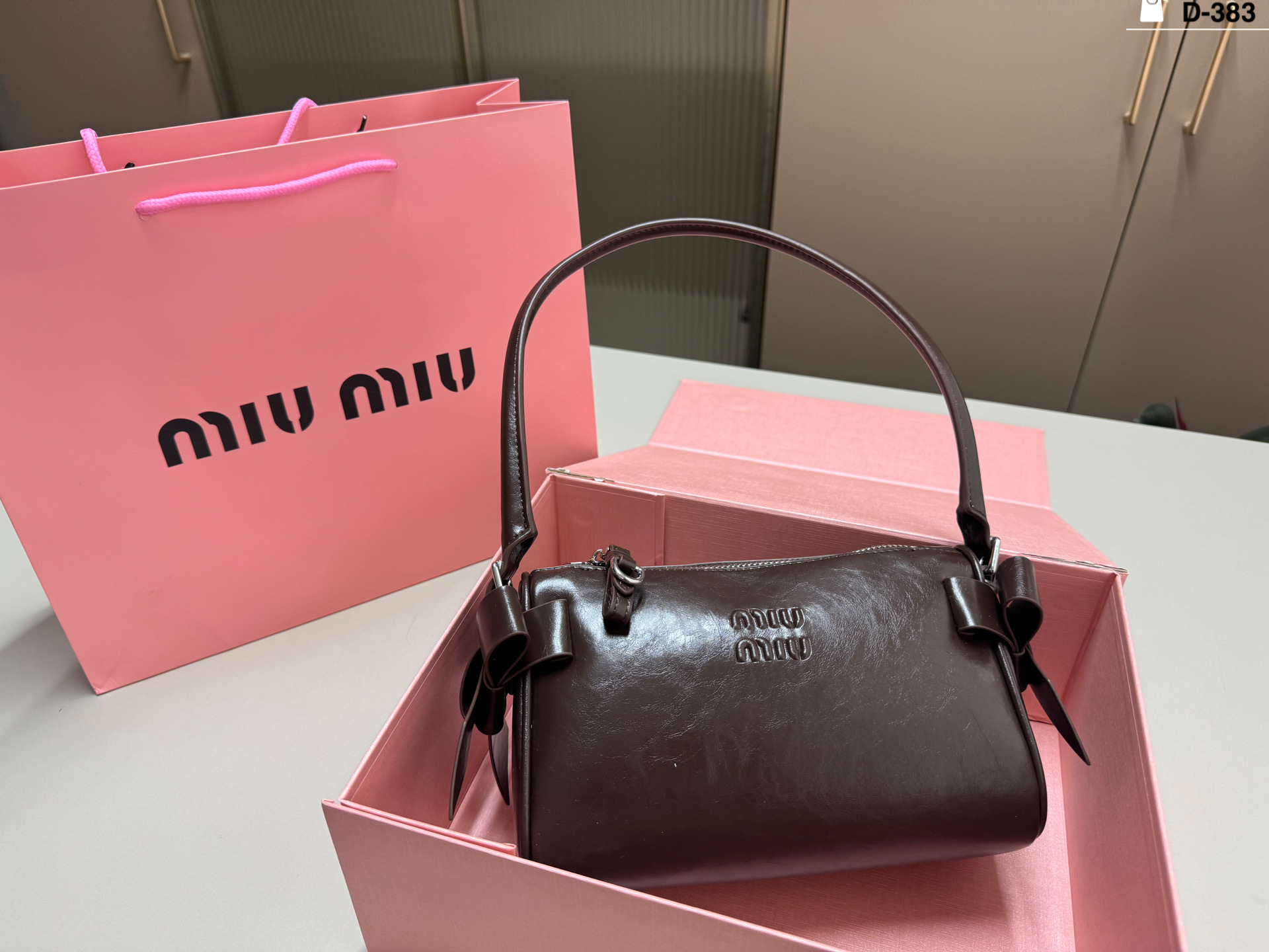 Miu Miu bow-tie underarm bag - cnluxepick