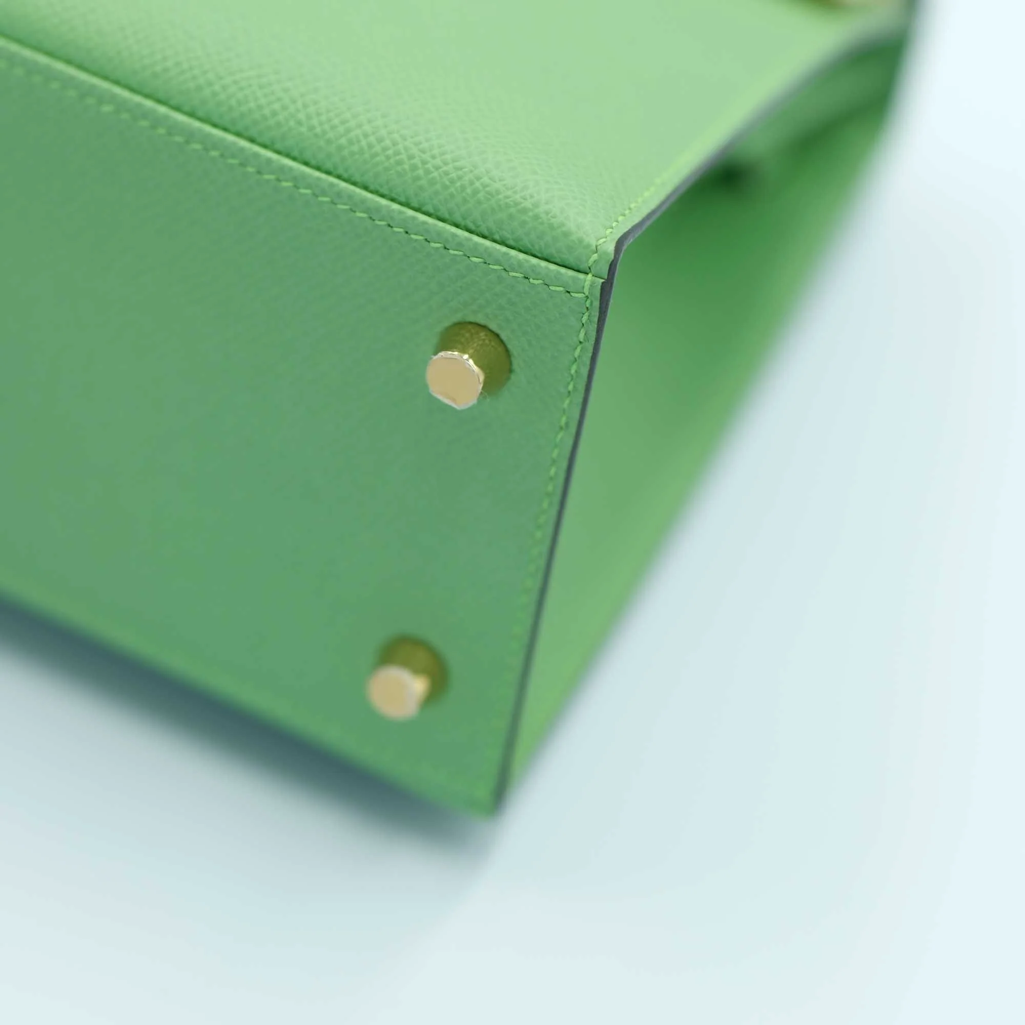 Hermès Kelly 25 Sellier Vert Criquet Epsom Gold Hardware