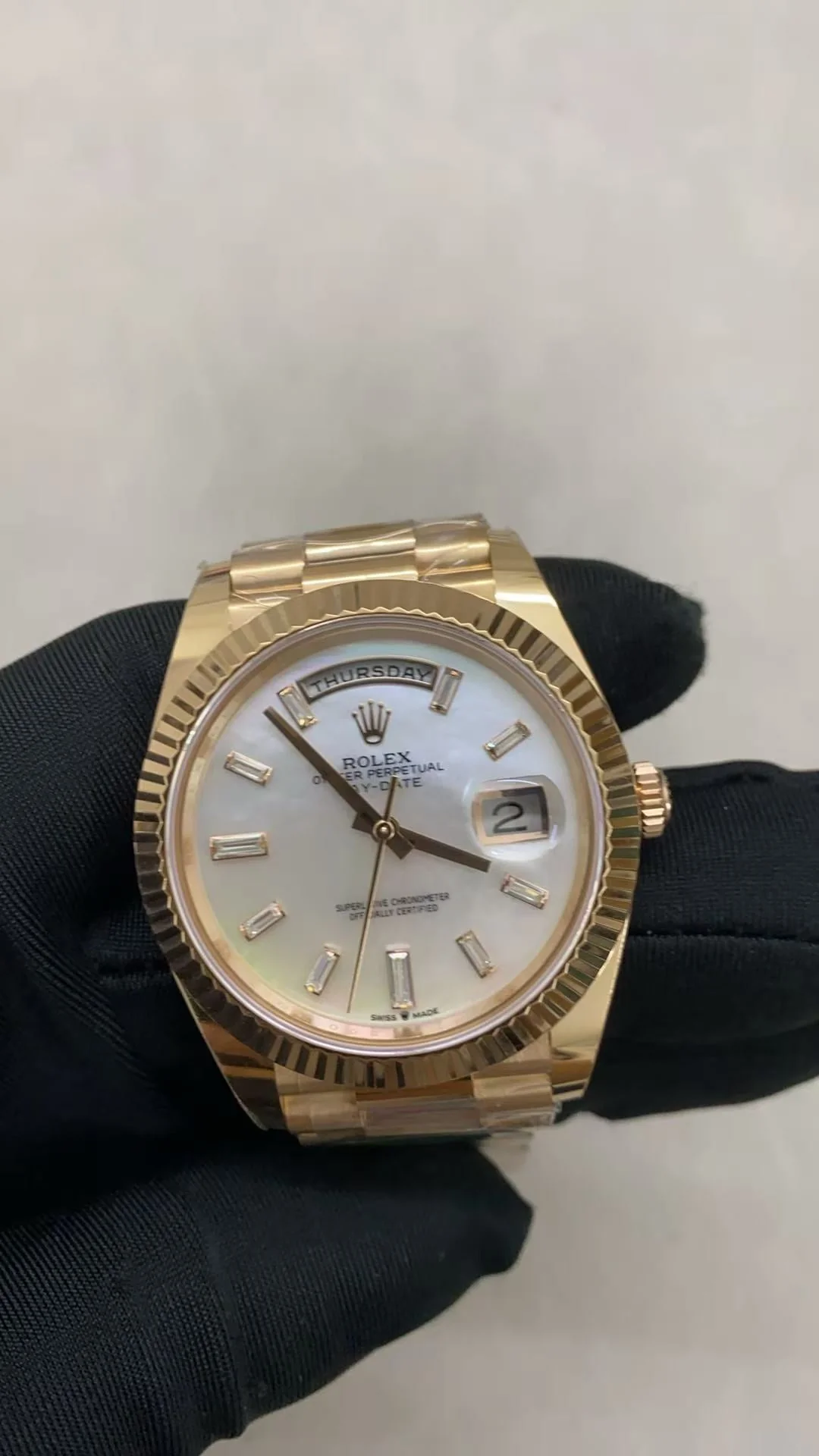 Rolex Day-Date 40mm Mop Dial Gold