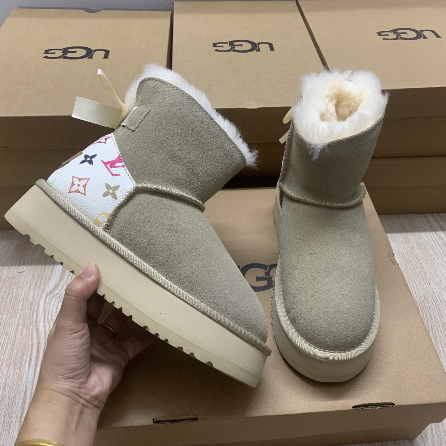 UGG Snow Boots - cnluxepick