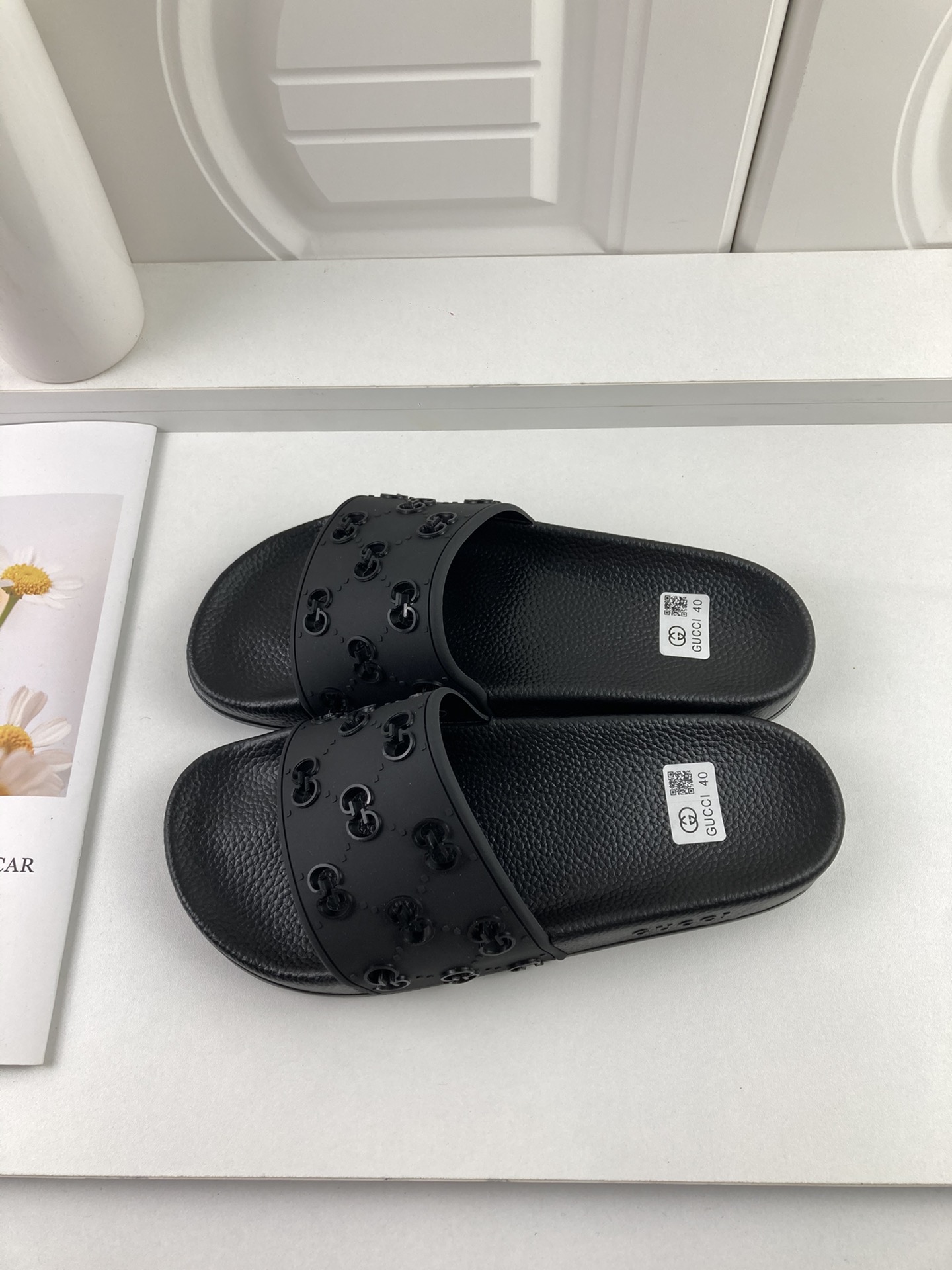 Gucci Women's Rubber GG Slide Sandal - cnluxepick