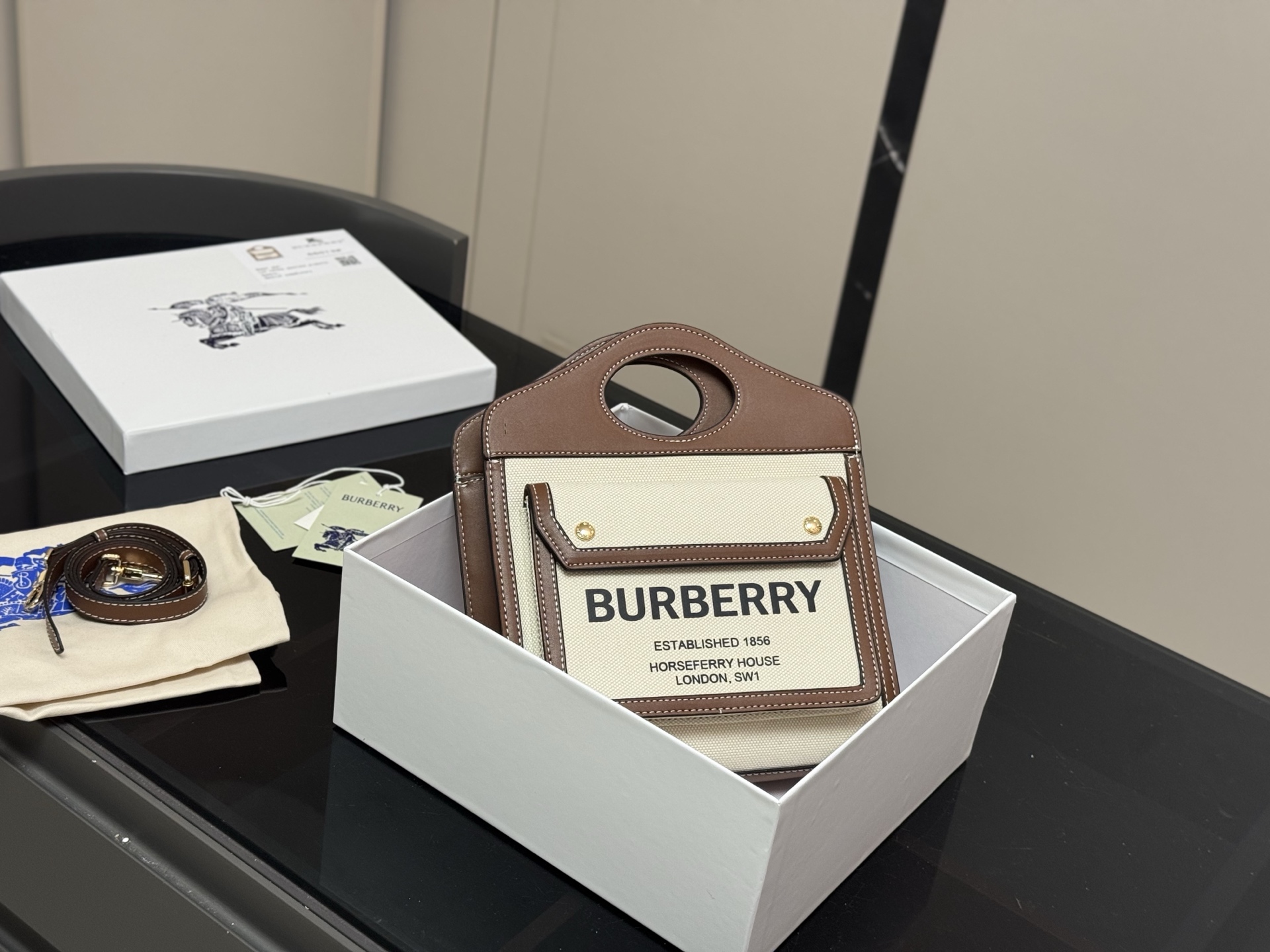 Burberry canvas messenger bag - cnluxepick