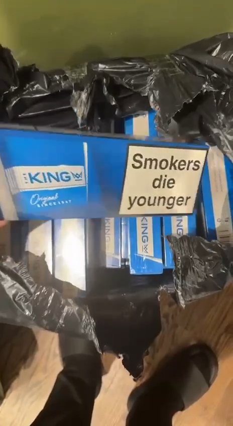 Blue King 20s Cigarettes x 10 Packs /1 Carton