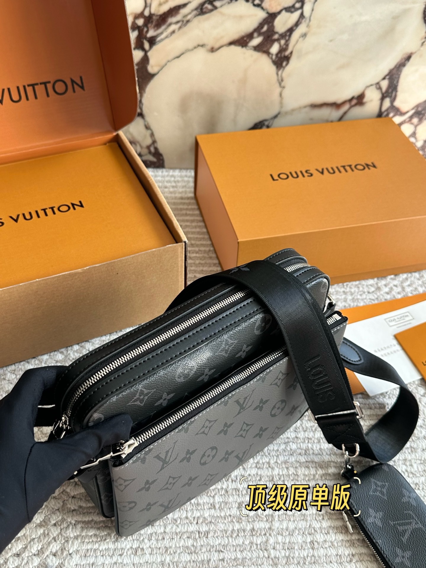 LV Men's Trio Messenger Bag - cnluxepick