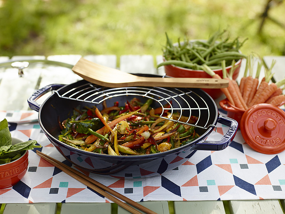 Staub - Cast Iron 4.5-qt Perfect Pan - Dark Blue