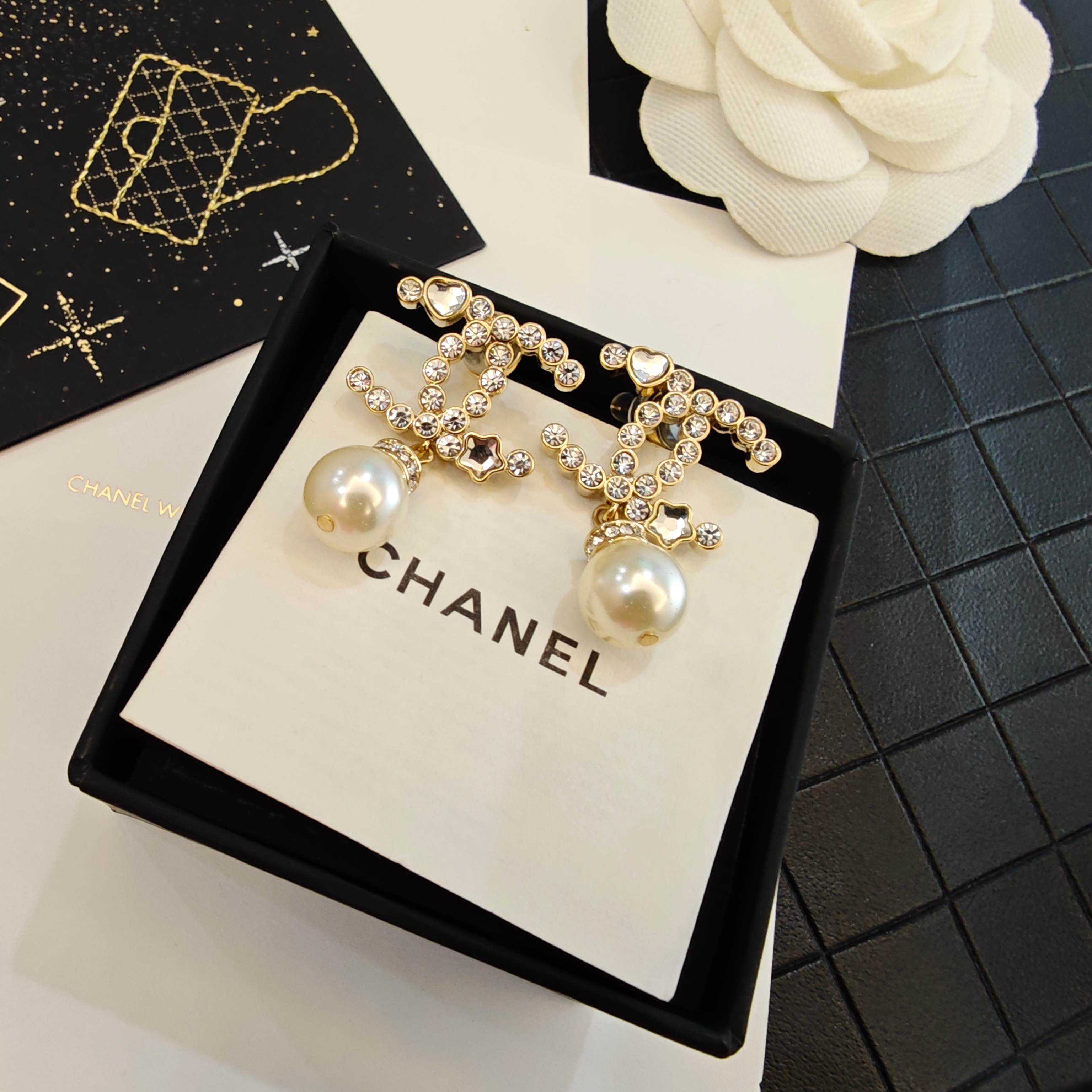 Chanel Heart Star Diamond Double C Earrings - cnluxepick