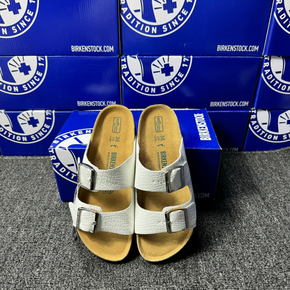 Birkenstock Arizona Snake-Pattern Casual Sandals
