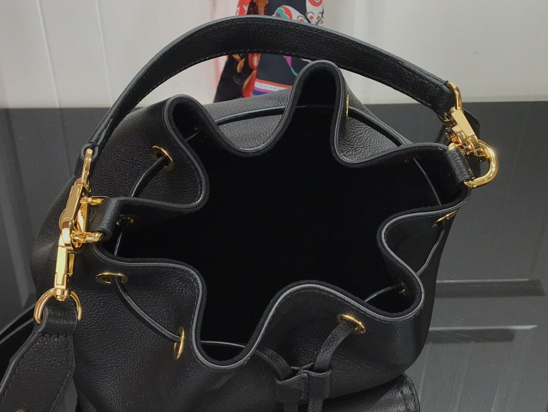 Louis Vuitton Lockme Bucket 23Cm Black