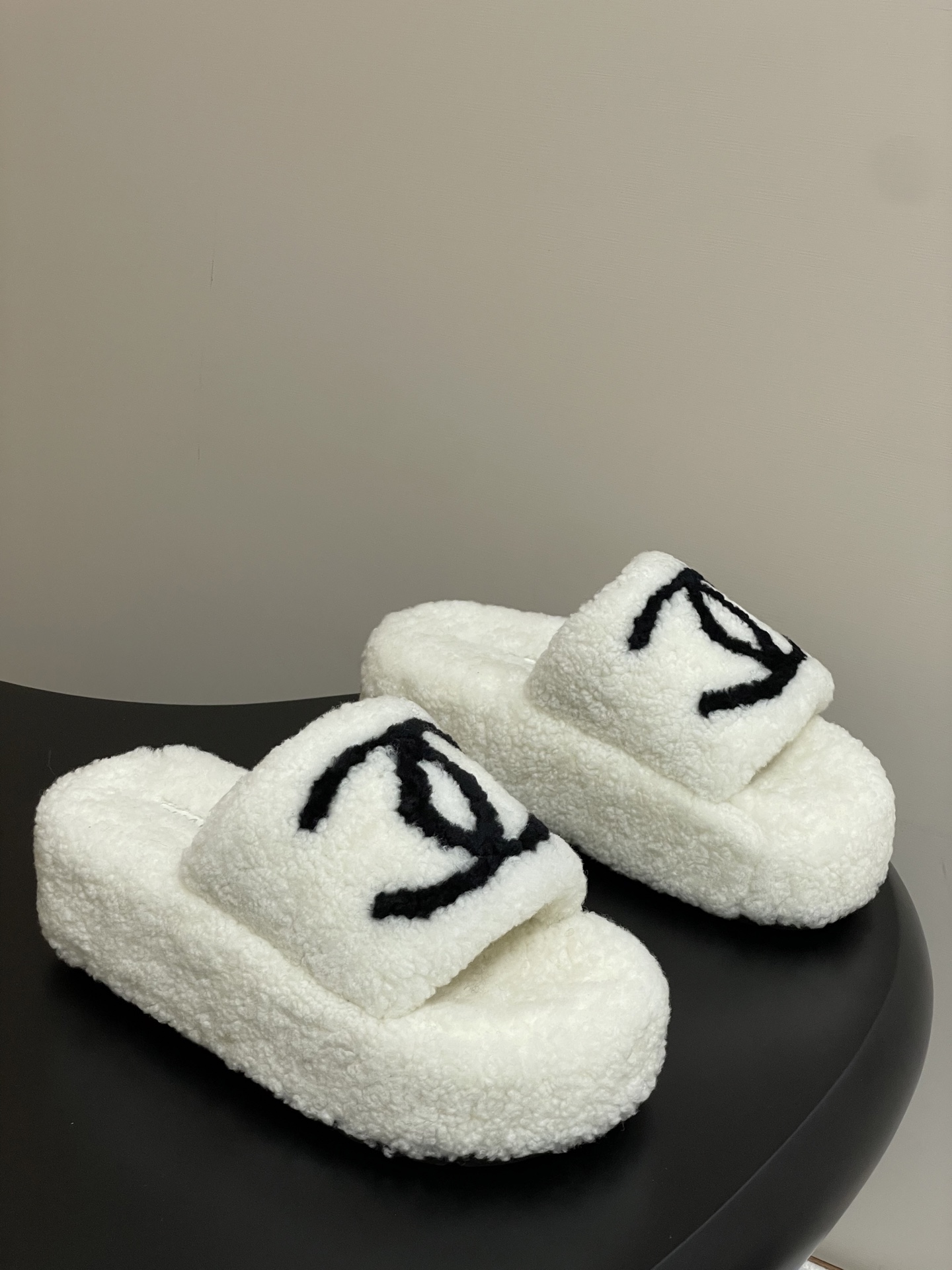 Chanel's new fall/winter classic Double C wool slippers - cnluxepick