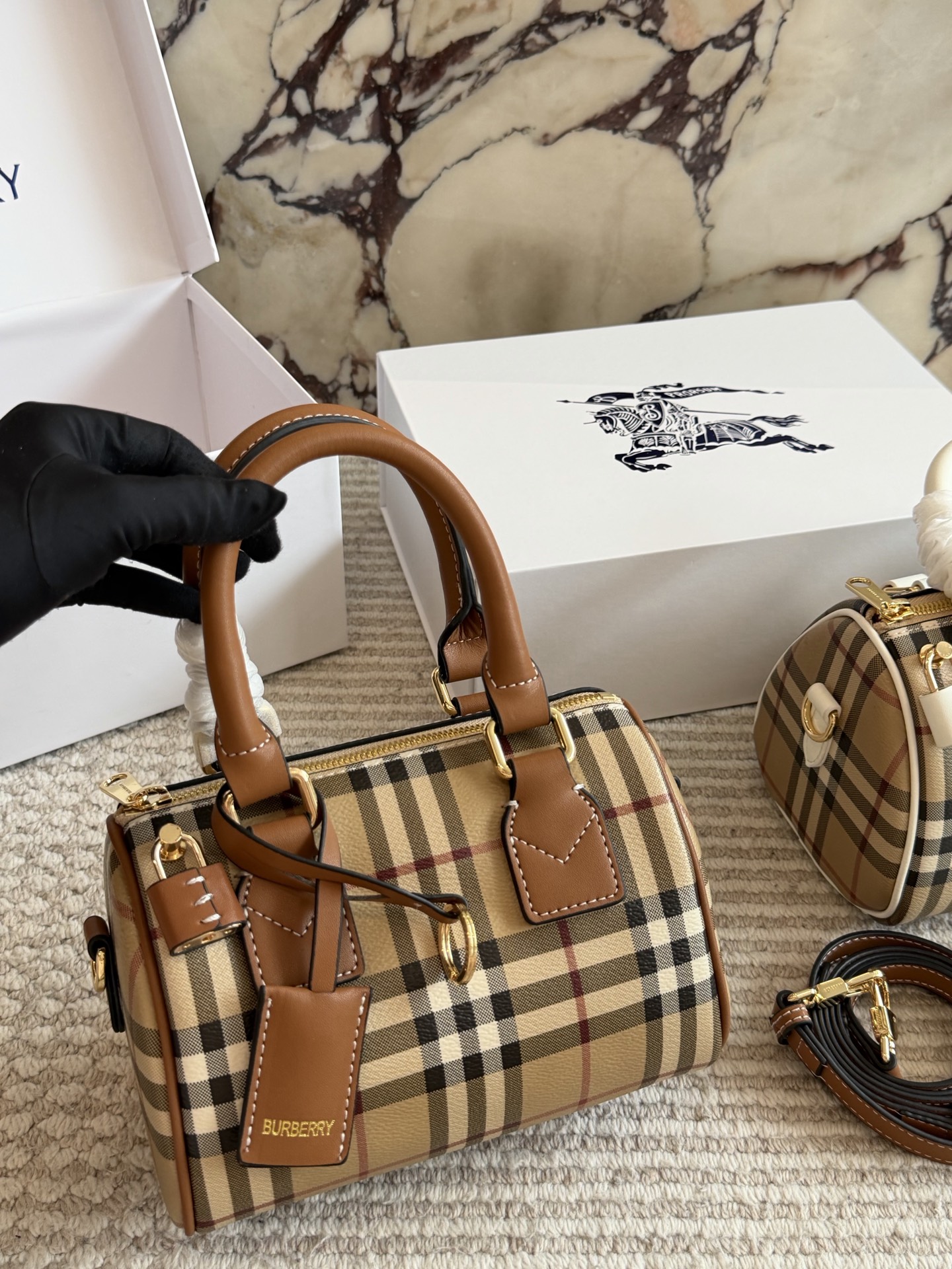 Burberry Classic Bowling Bag - cnluxepick