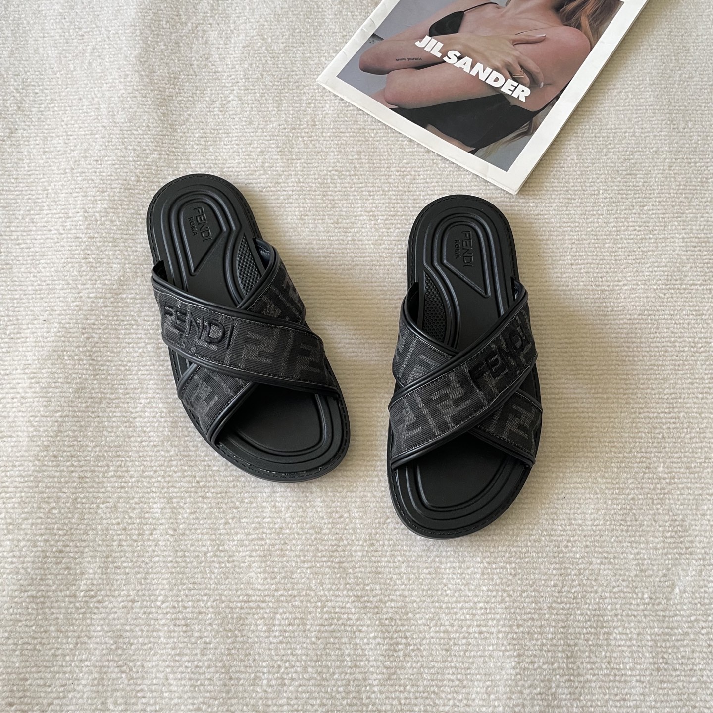 Fendi Men's Cross Slippers - cnluxepick