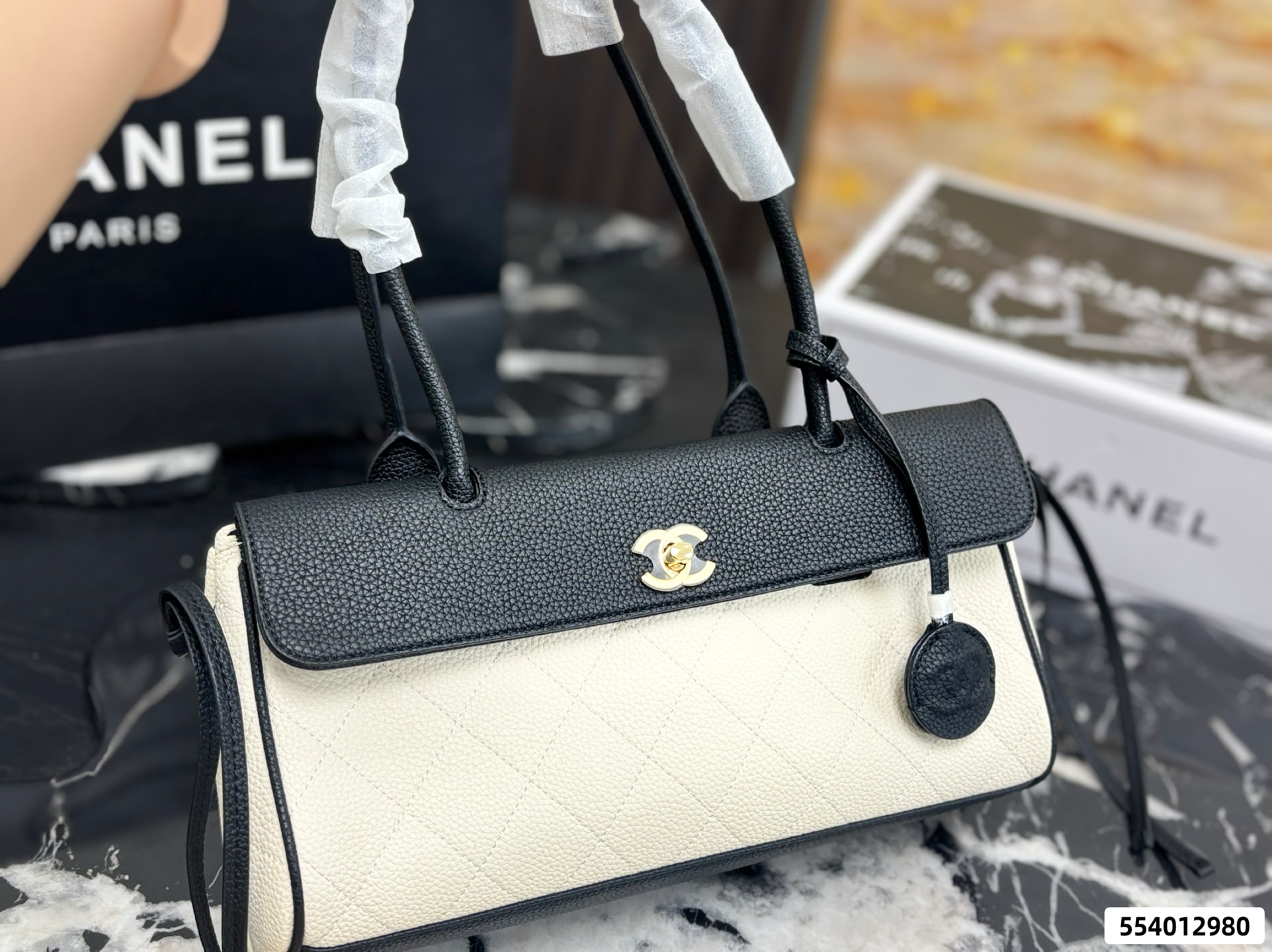 CHANEL baguette bag - cnluxepick