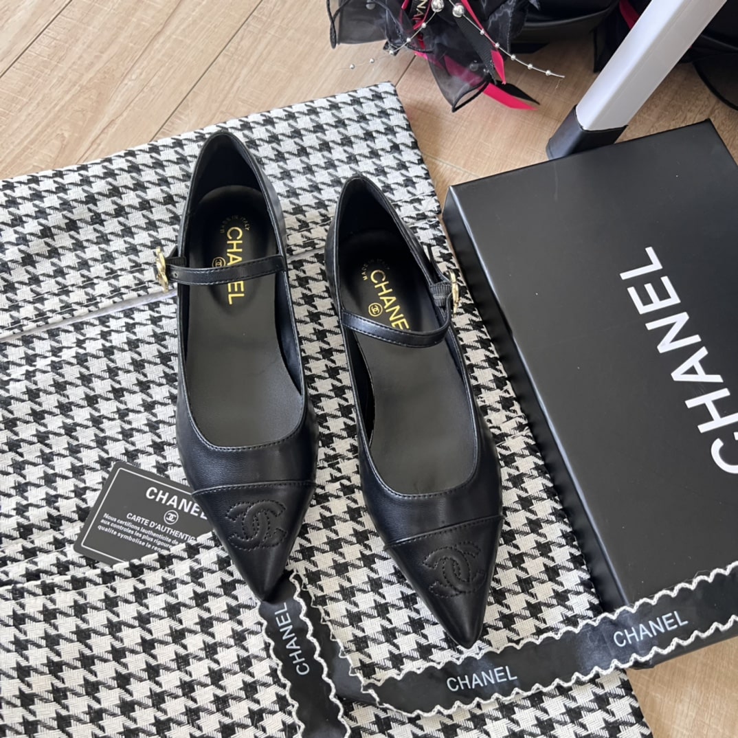 Chanel Pointed Toe Doll Shoes With Gold Flower In Black