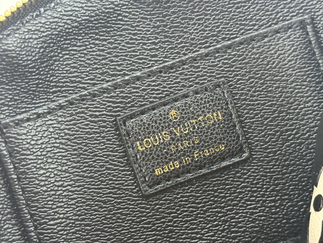 Louis Vuitton Cosmetic Pouch Pm Black 17Cm M59086