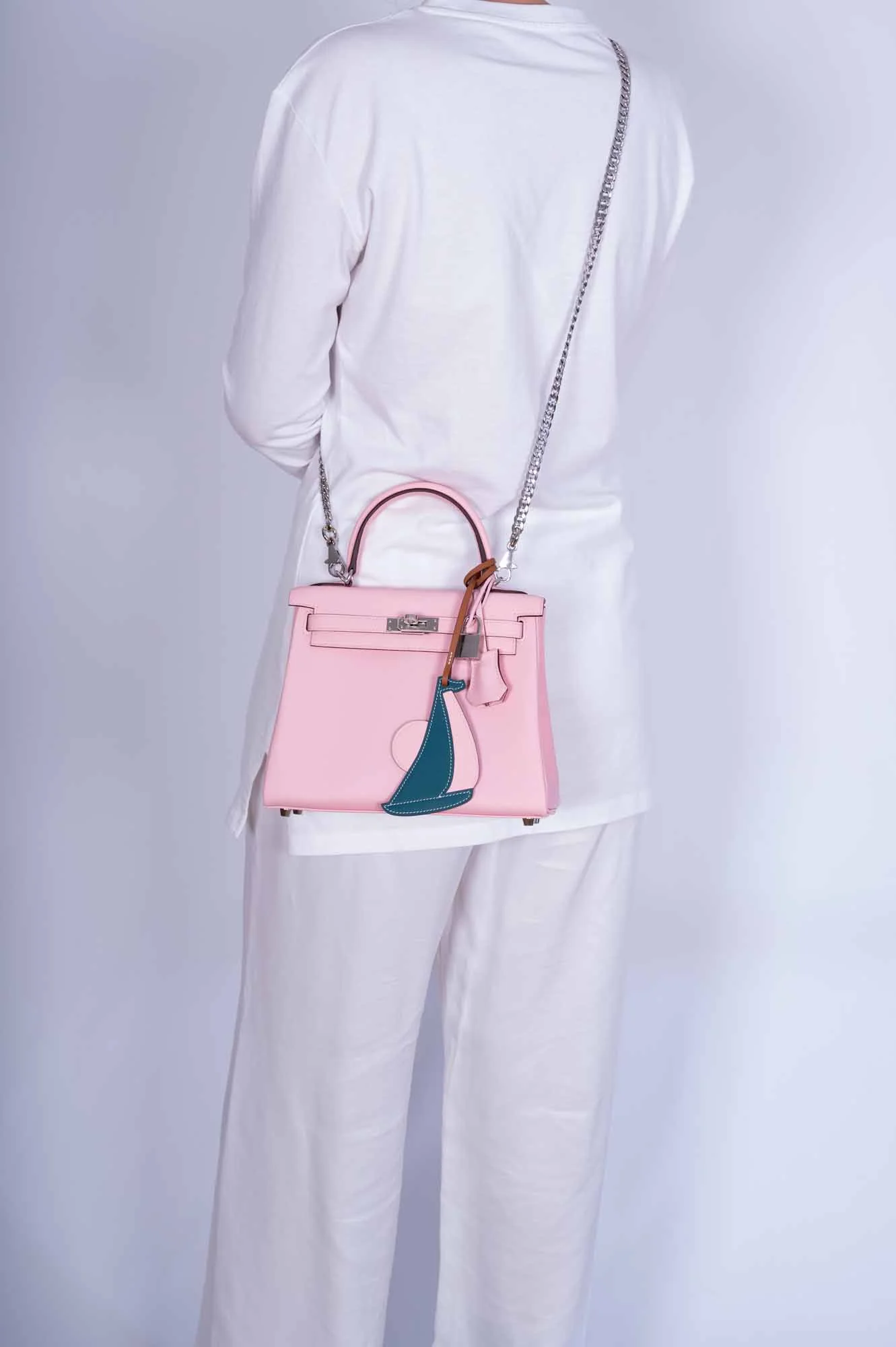Hermès Kelly 25 Retourné Rose Sakura Swift Palladium Hardware