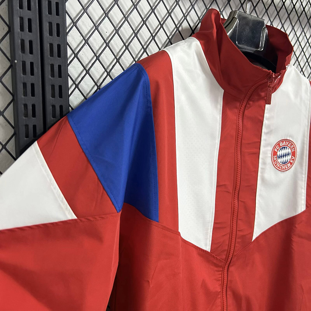 Bayer munichen Windbreaker EQT