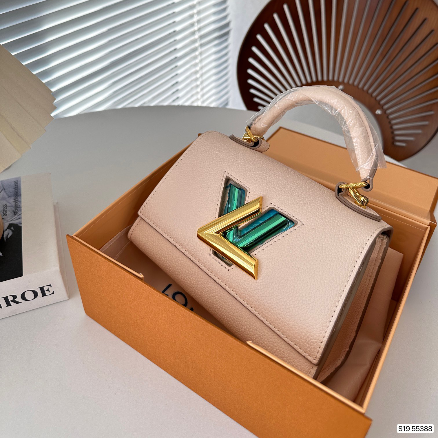 LV Twist Handheld Shoulder Bag - cnluxepick