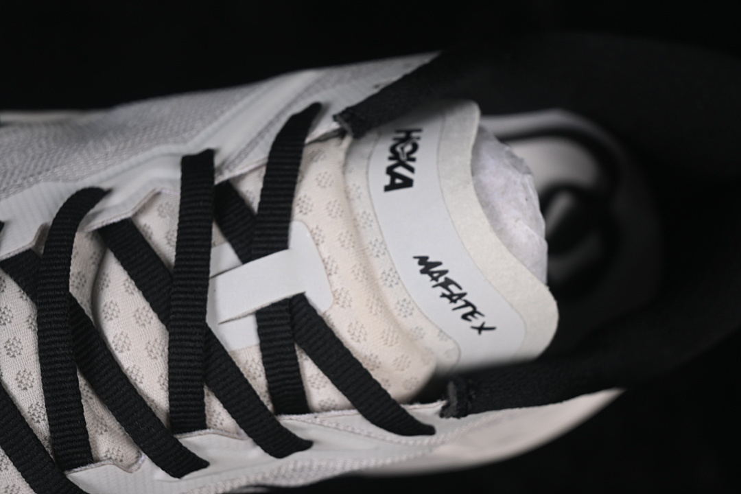 HOKA One One Mafate X