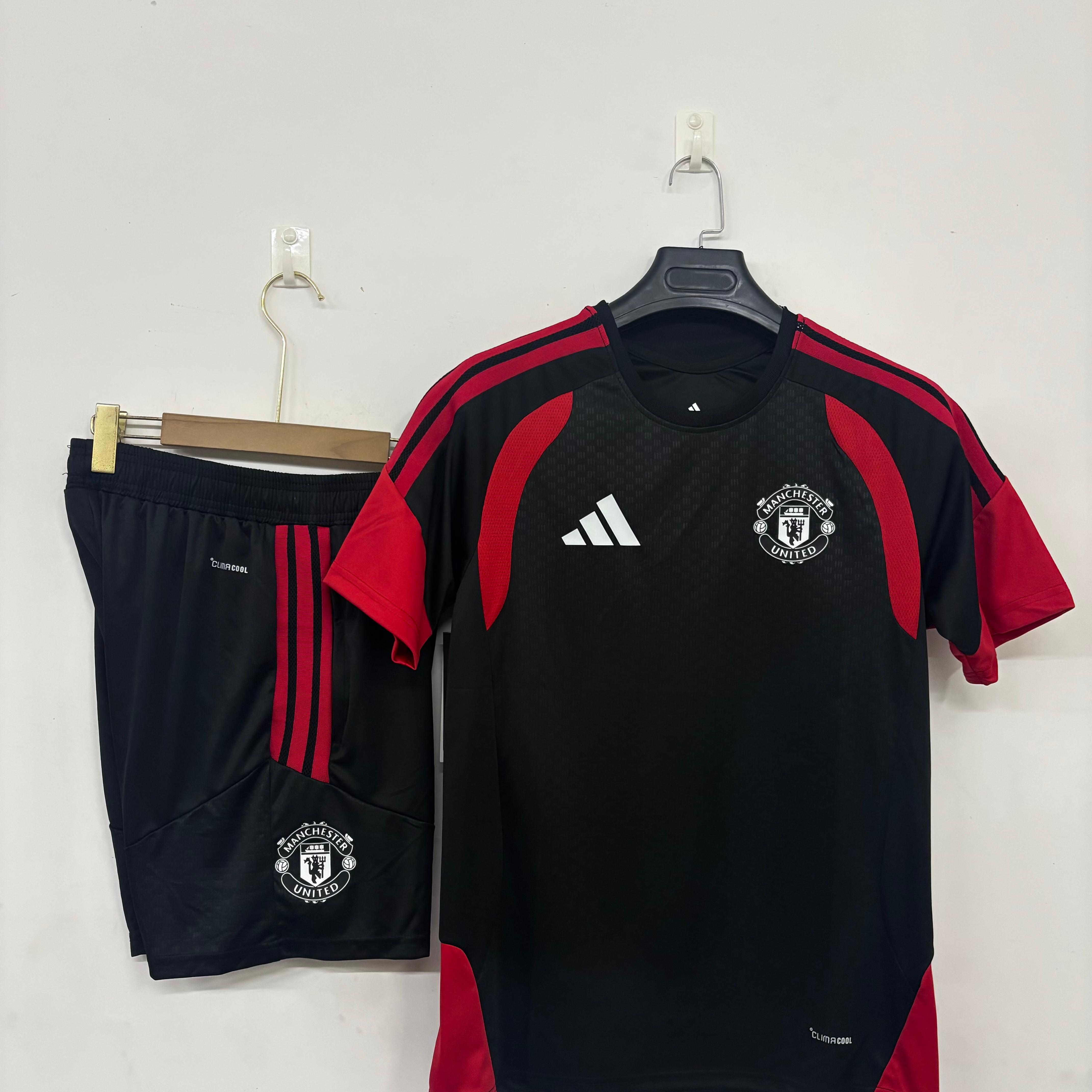 Man United 26/27 Training Black S-3XL