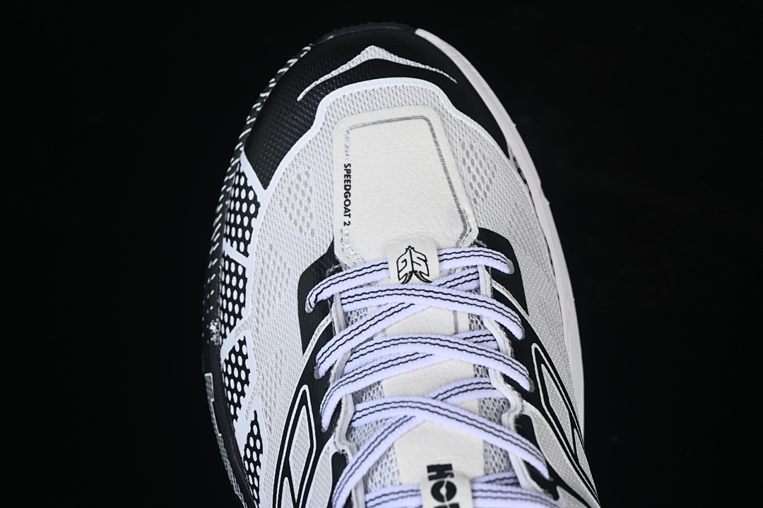 HOKA One One Speedgoat 2