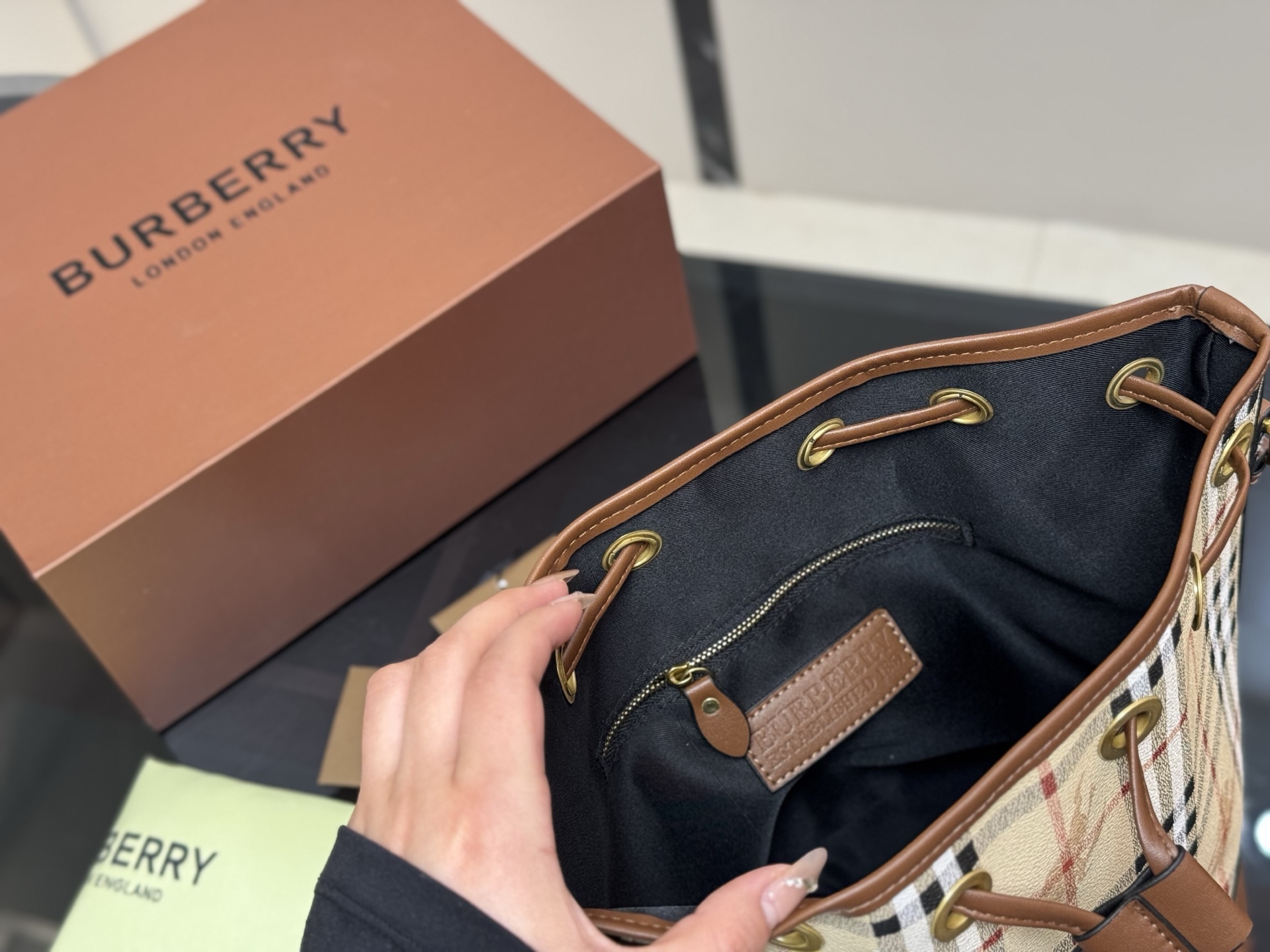 Burberry bucket bag handbag crossbody - cnluxepick