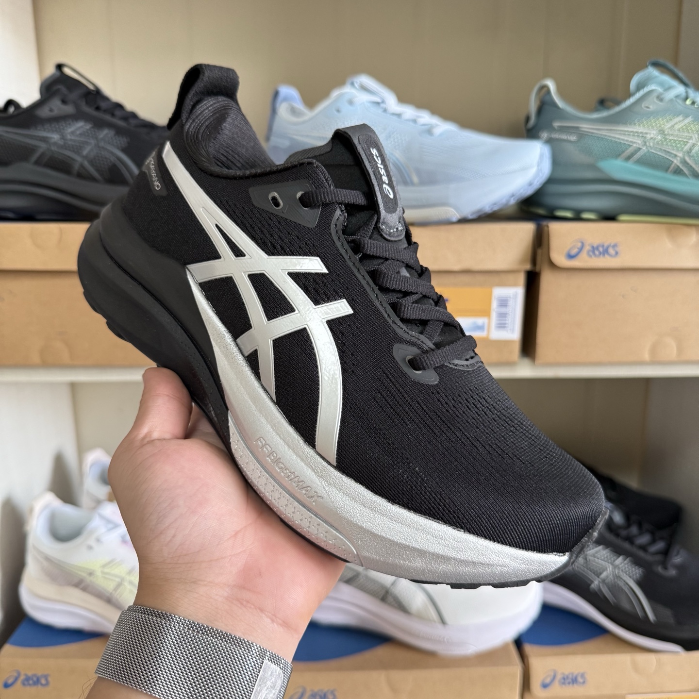 ASICS GEL-KAYANO 33 Running Shoes Black/Silver
