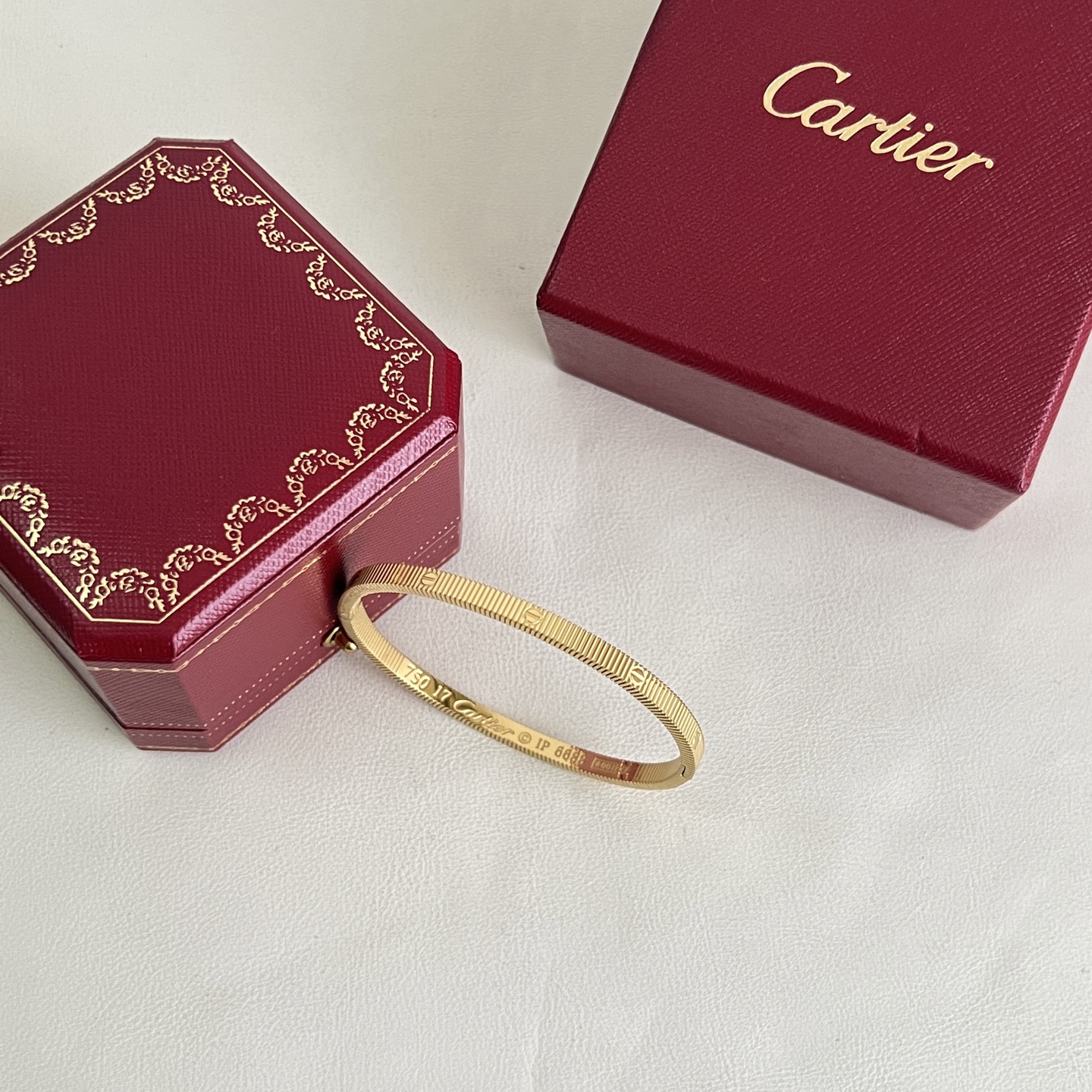 Cartier bracelet - cnluxepick