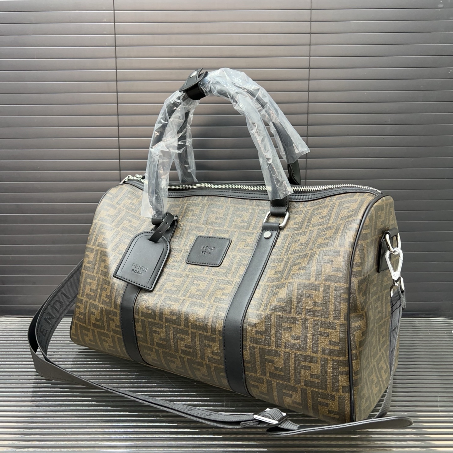 Fendi printed travel bag - cnluxepick