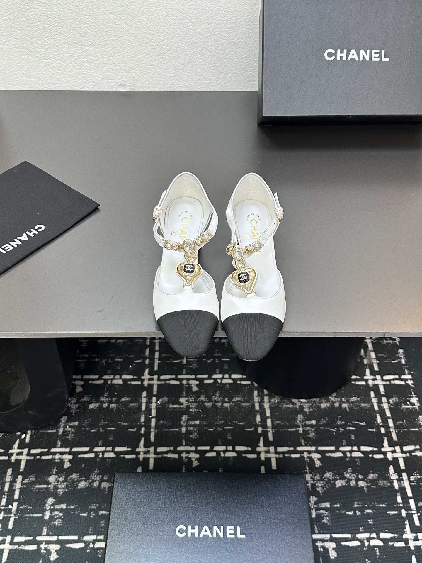Chanel patchwork fashion sandals - cnluxepick