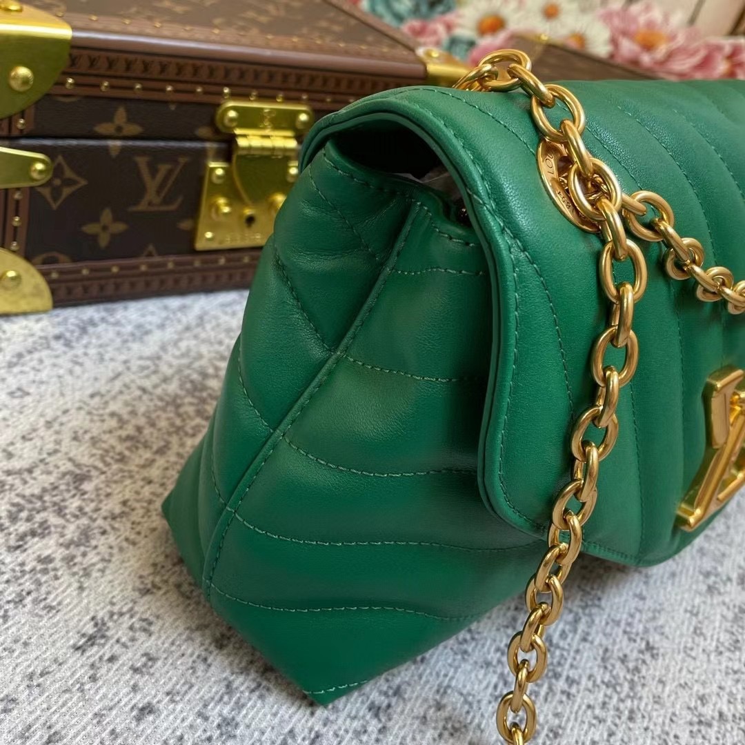Louis Vuitton New Wave Chain 24Cm Green M58664
