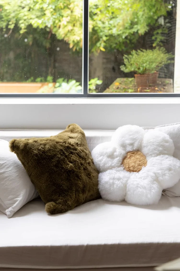 BD122 (Regular) - North America's Bestseller: Natural Wool Daisies/Olive Green/Peacock Blue Cushion