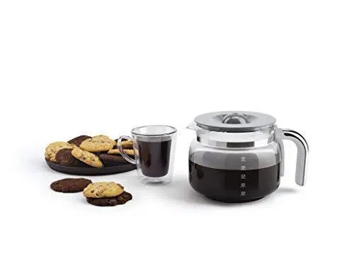 Smeg Retro Coffee Maker – Cream-Colored Espresso Machine with Compact Dimensions