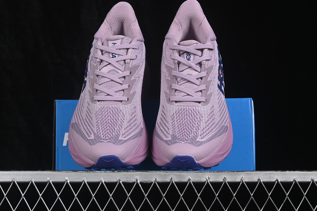 HOKA One One Challenger 8 GTX