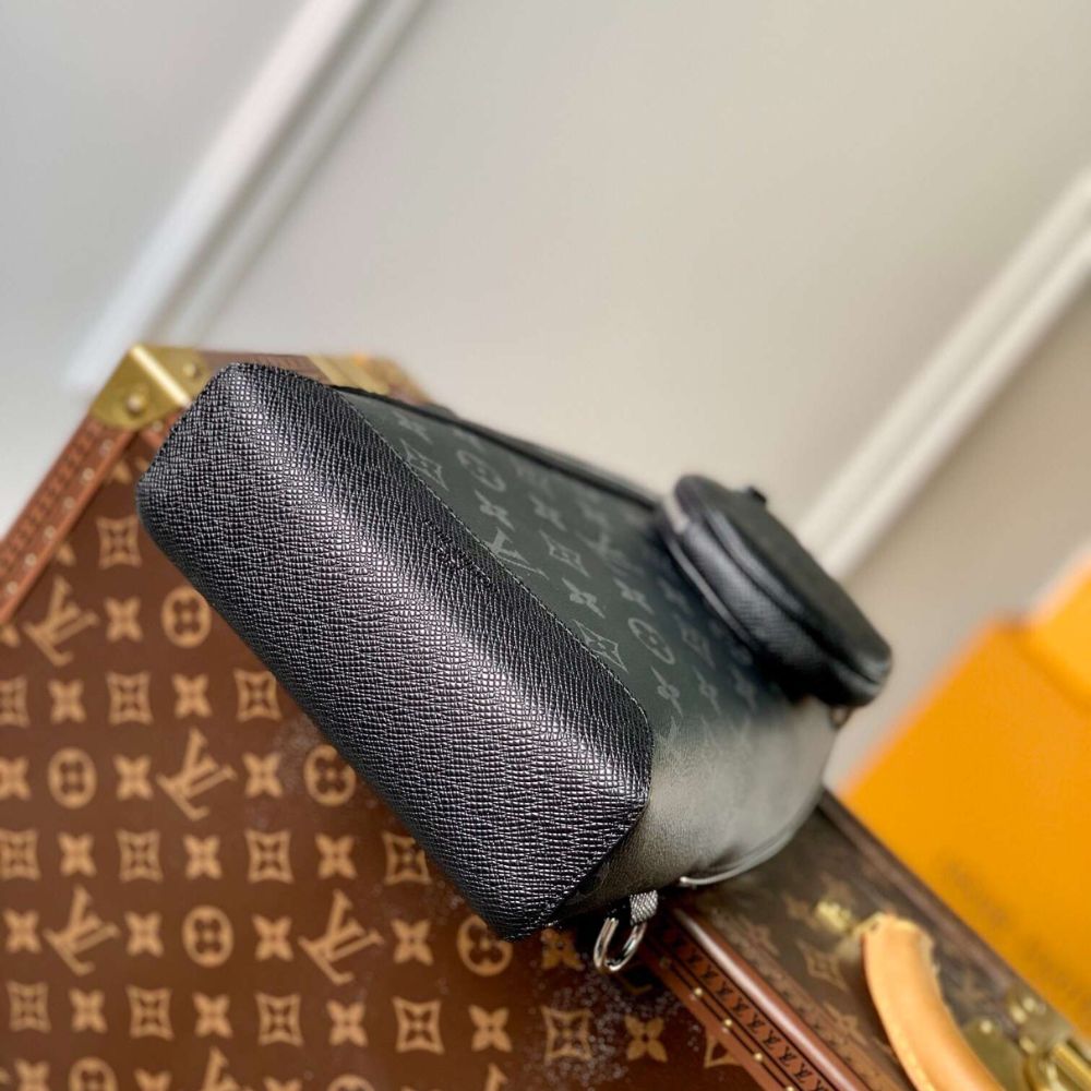 Louis Vuitton Duo Slingbag Black 7.9 Inches M30936