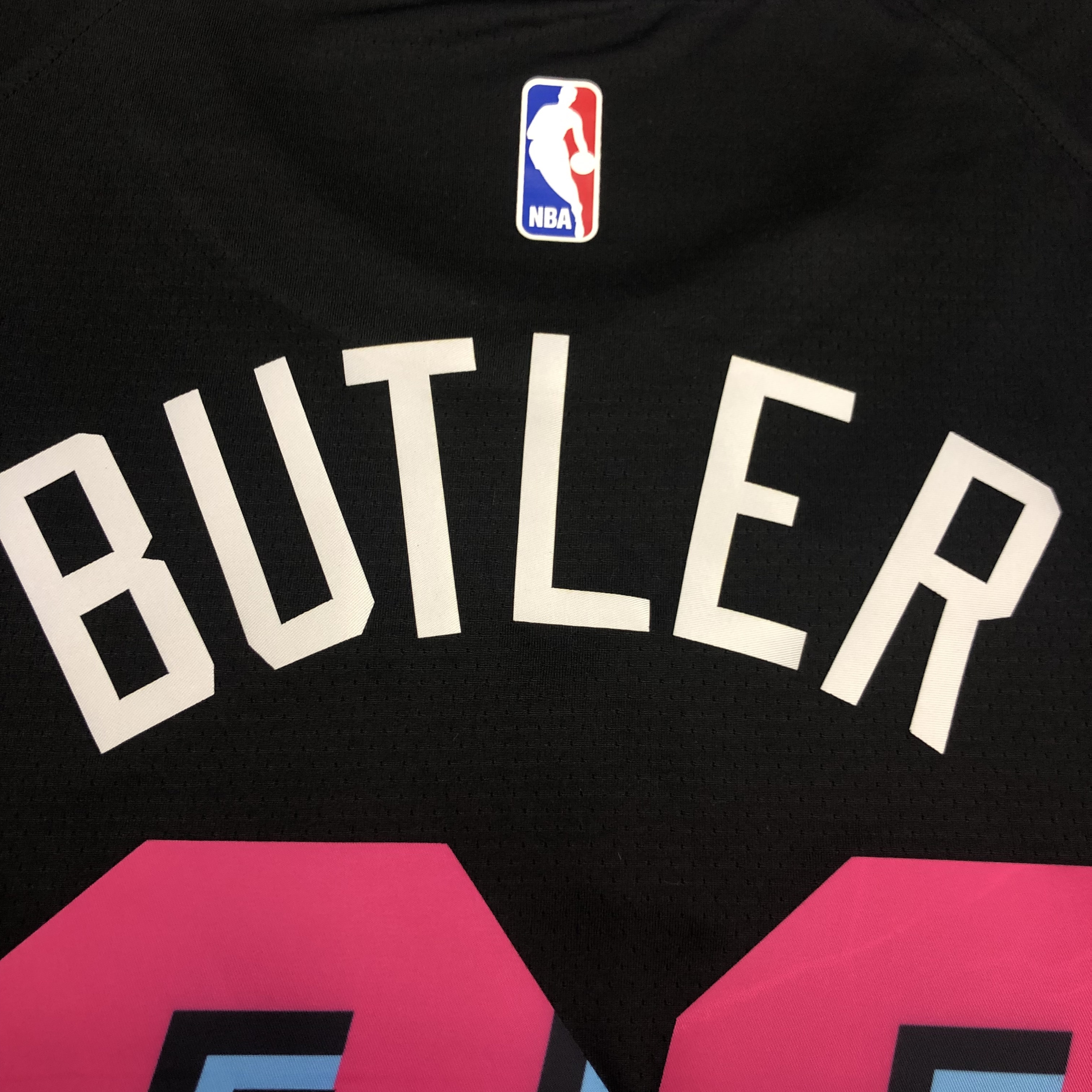 Miami Heat Black Jersey No.22