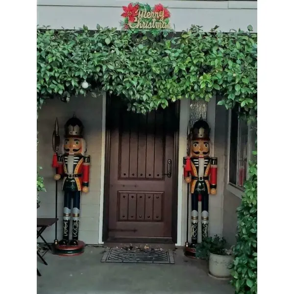 Retro 6-Foot Tall Wooden Nutcracker Duo – Classic Christmas Display Figures