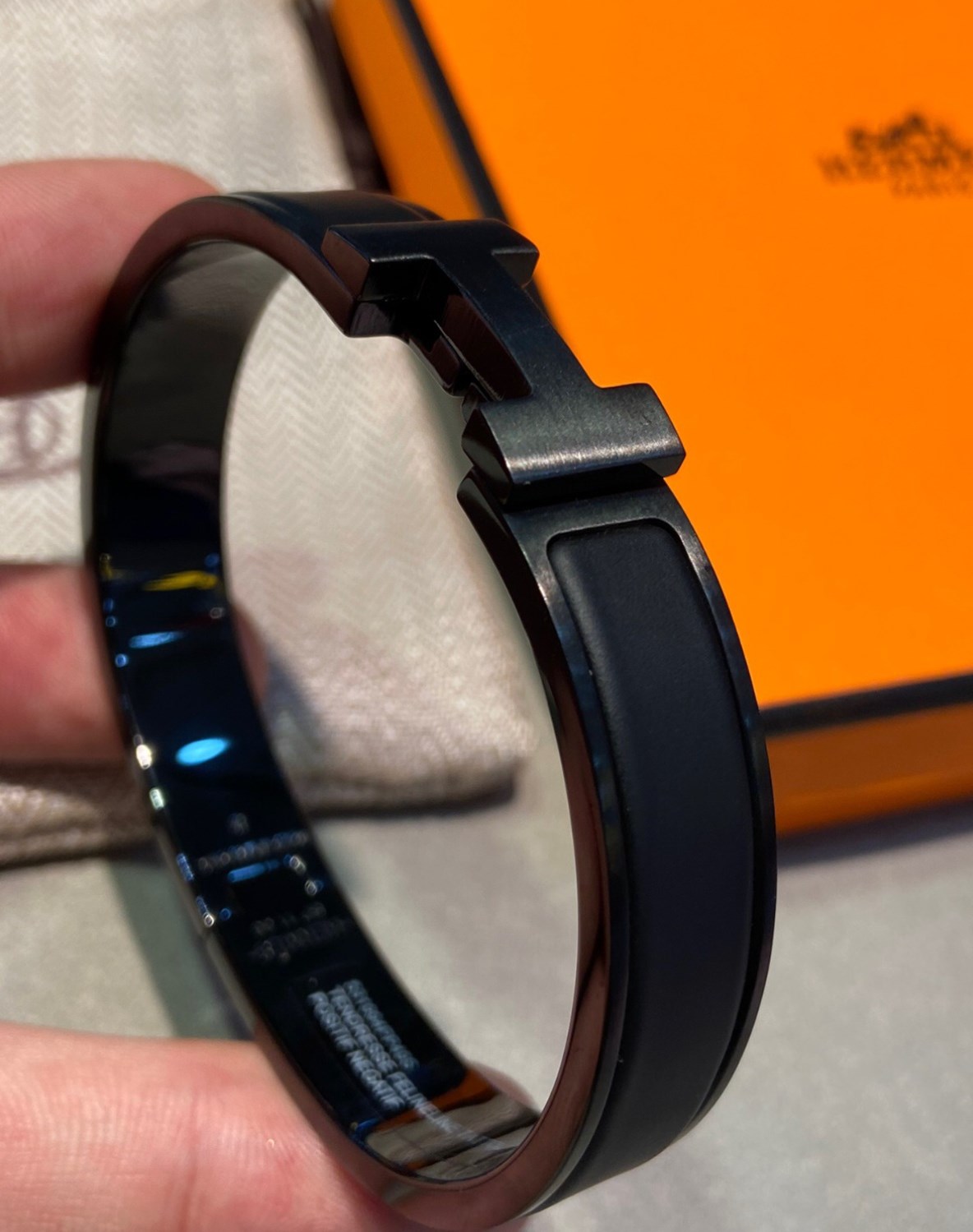 Hermès High-End Black Knight Bracelet - cnluxepick