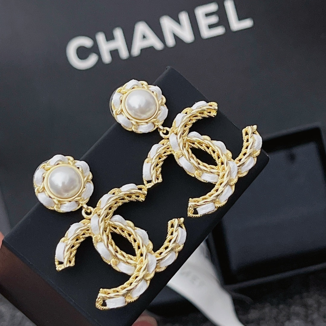 Chanel White Leather And Gold Metal Earrings
