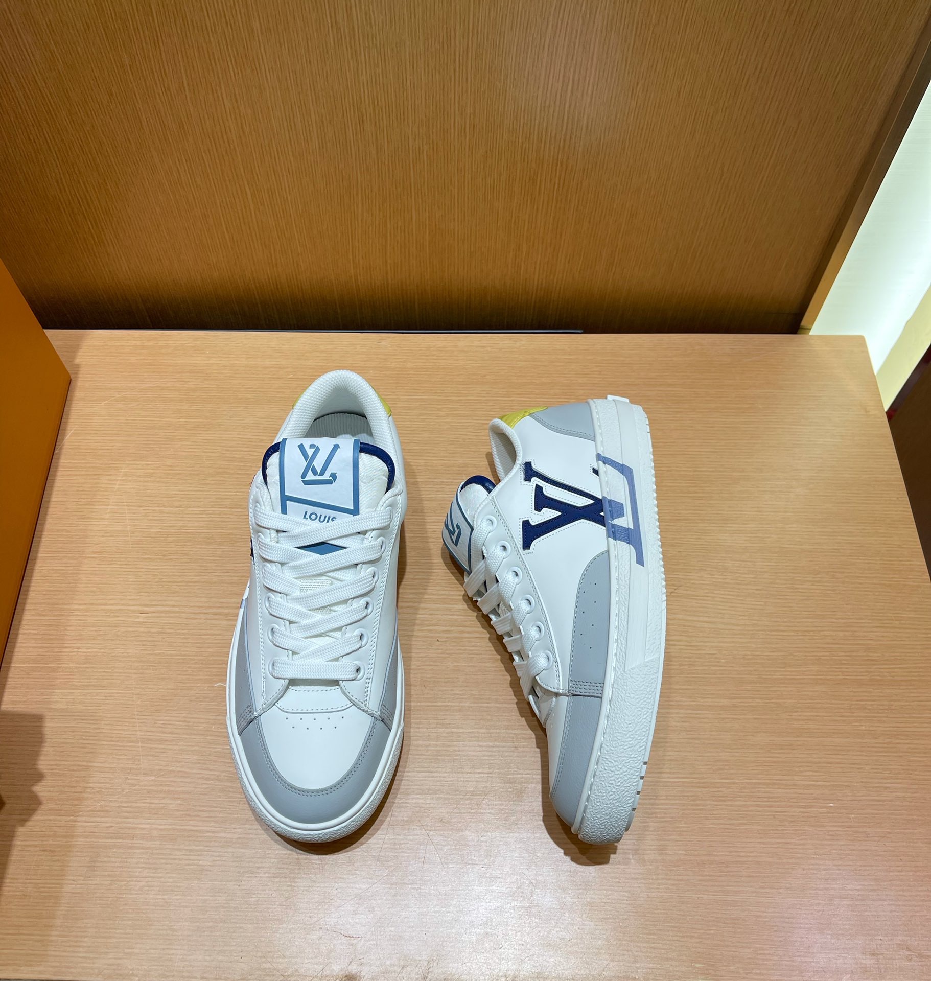 Louis Vuitton Charlie Sneaker 1A9Jlt
