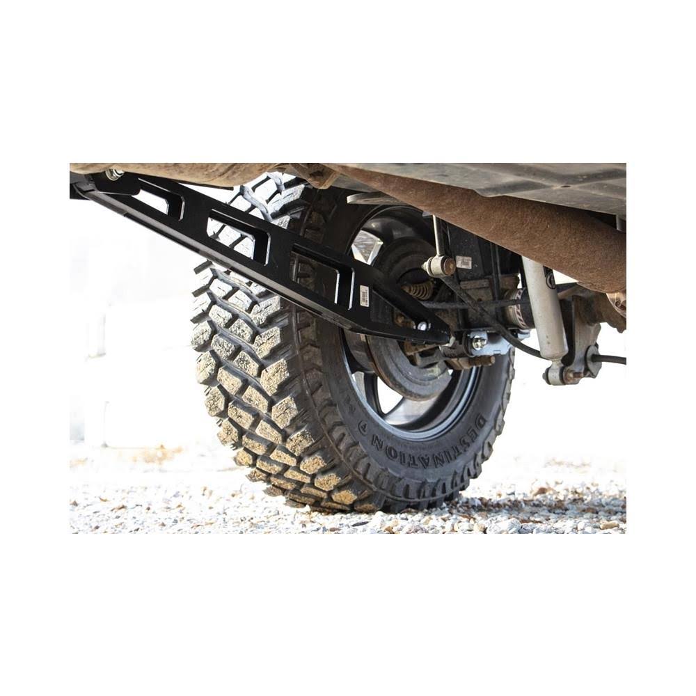 Rough Country 51003 Ford Traction Bar Kit | 4.5-6x22 Lift (05-16 F-250 4WD)