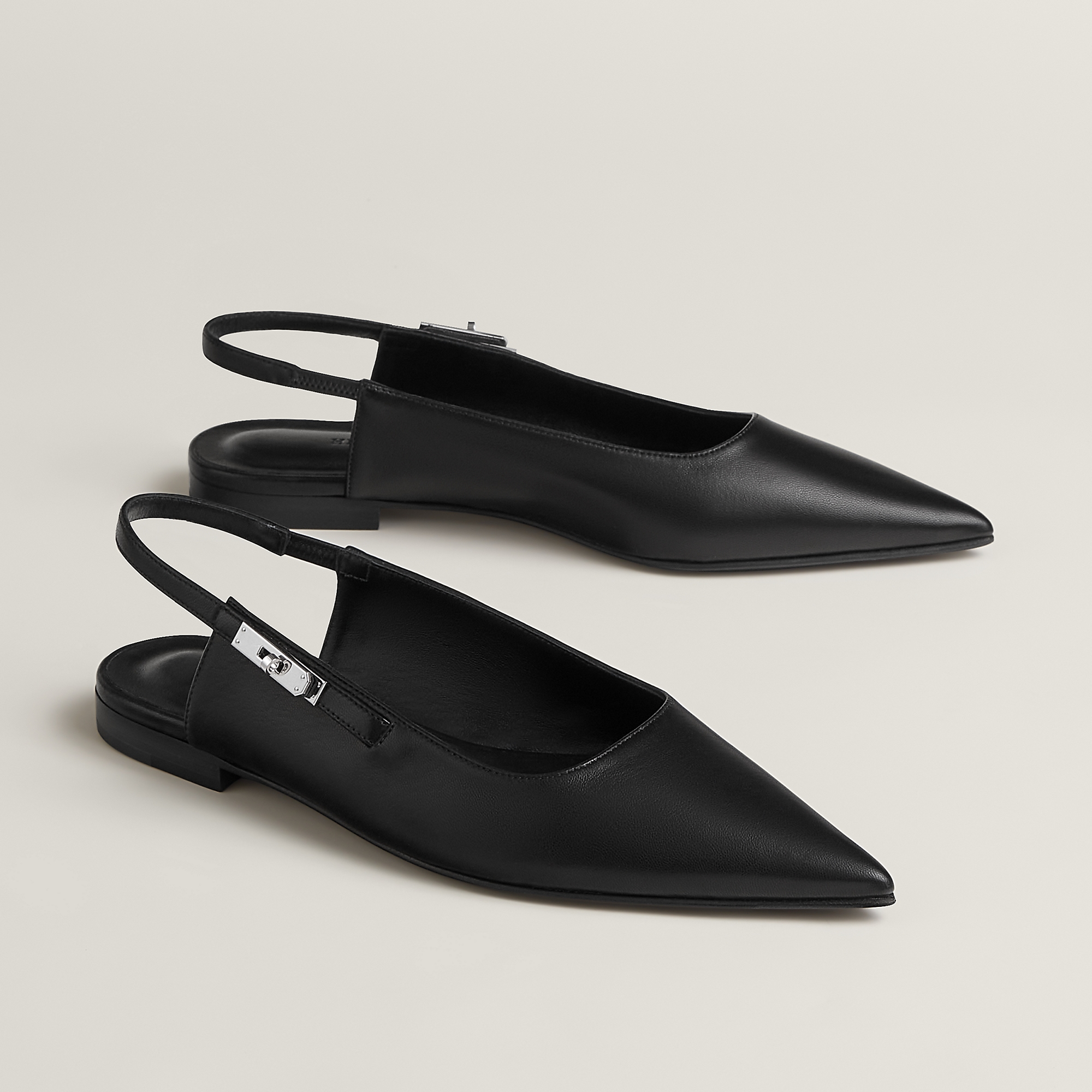 Flat shoes
