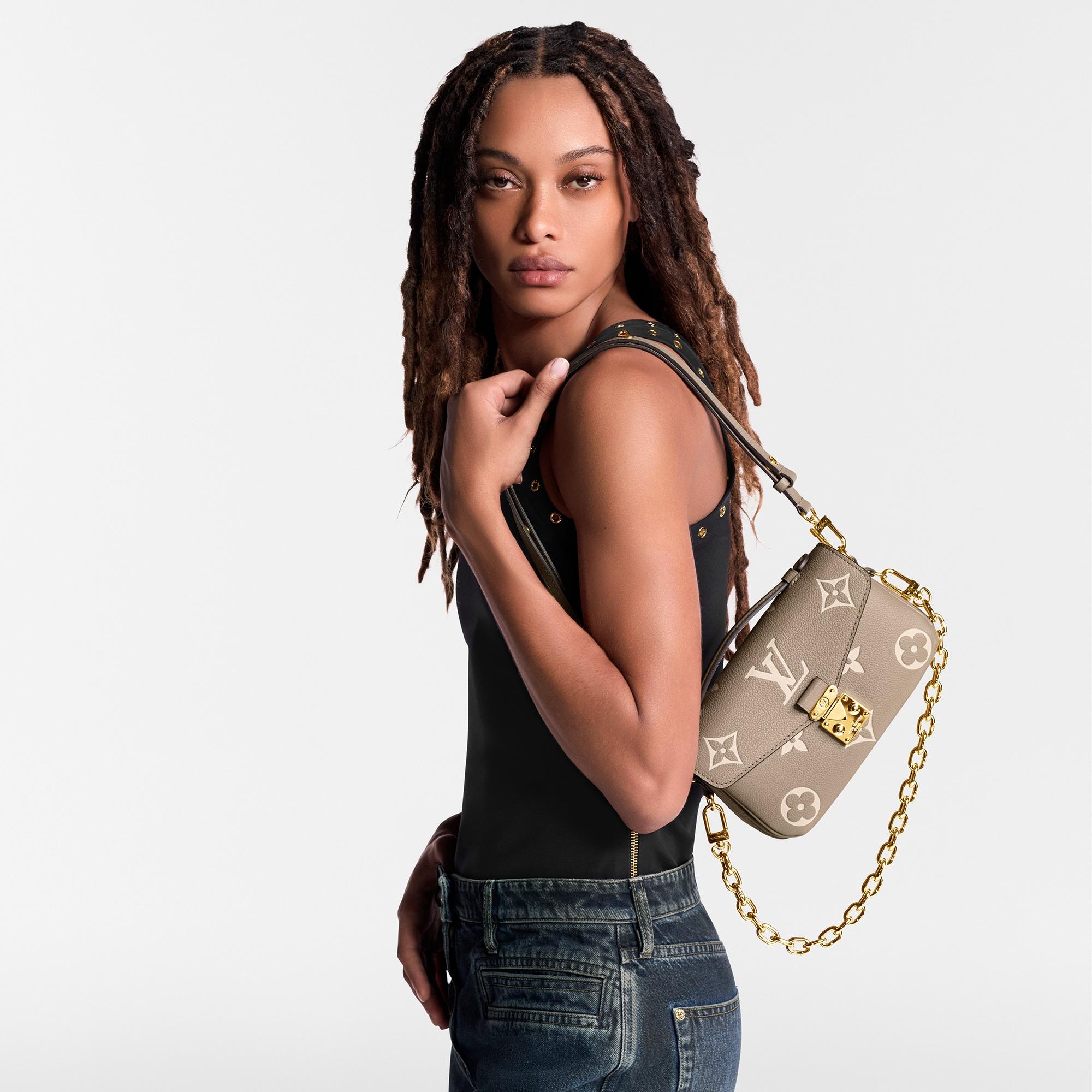 포쉐트 메티스 이스트 웨스트