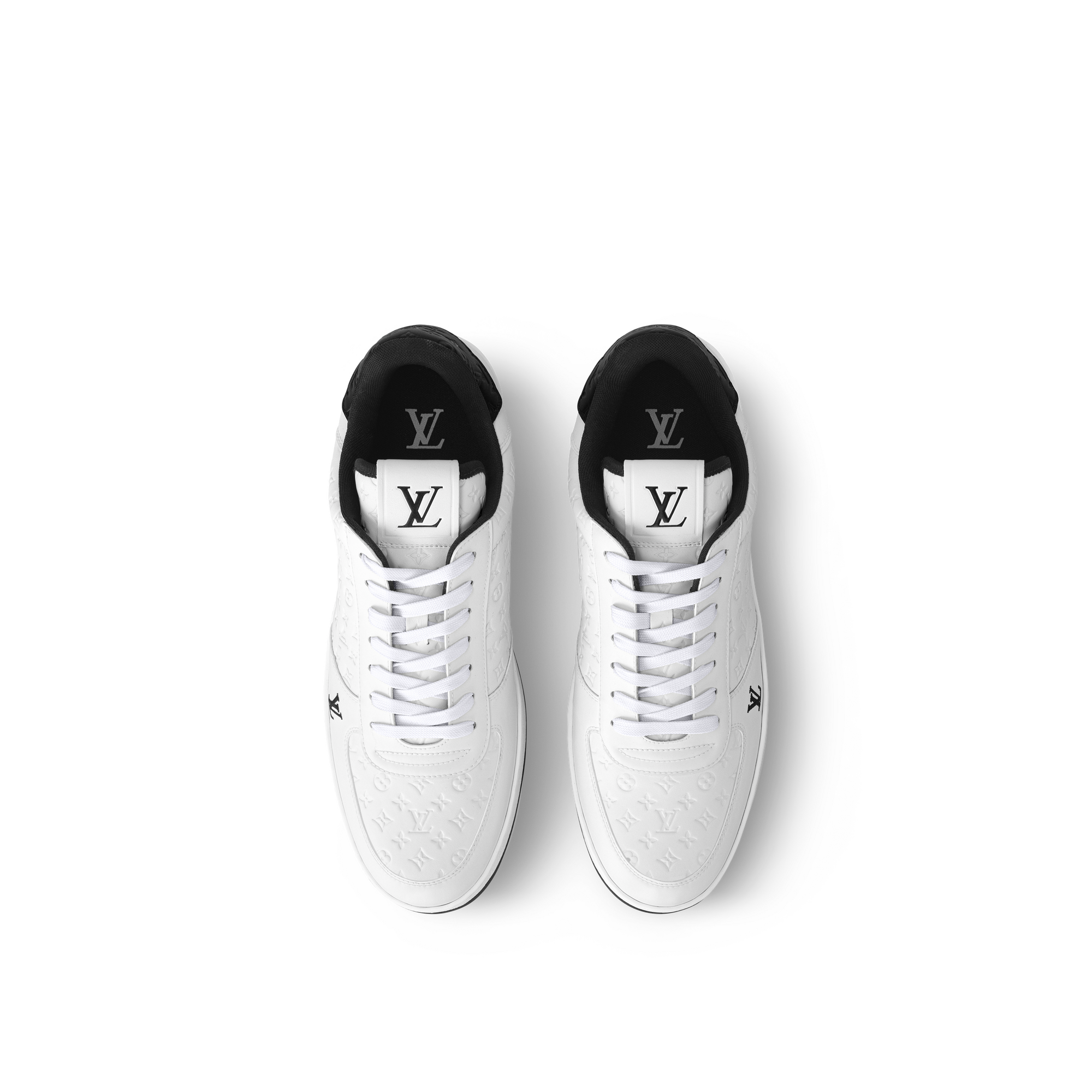 리볼리 스니커즈