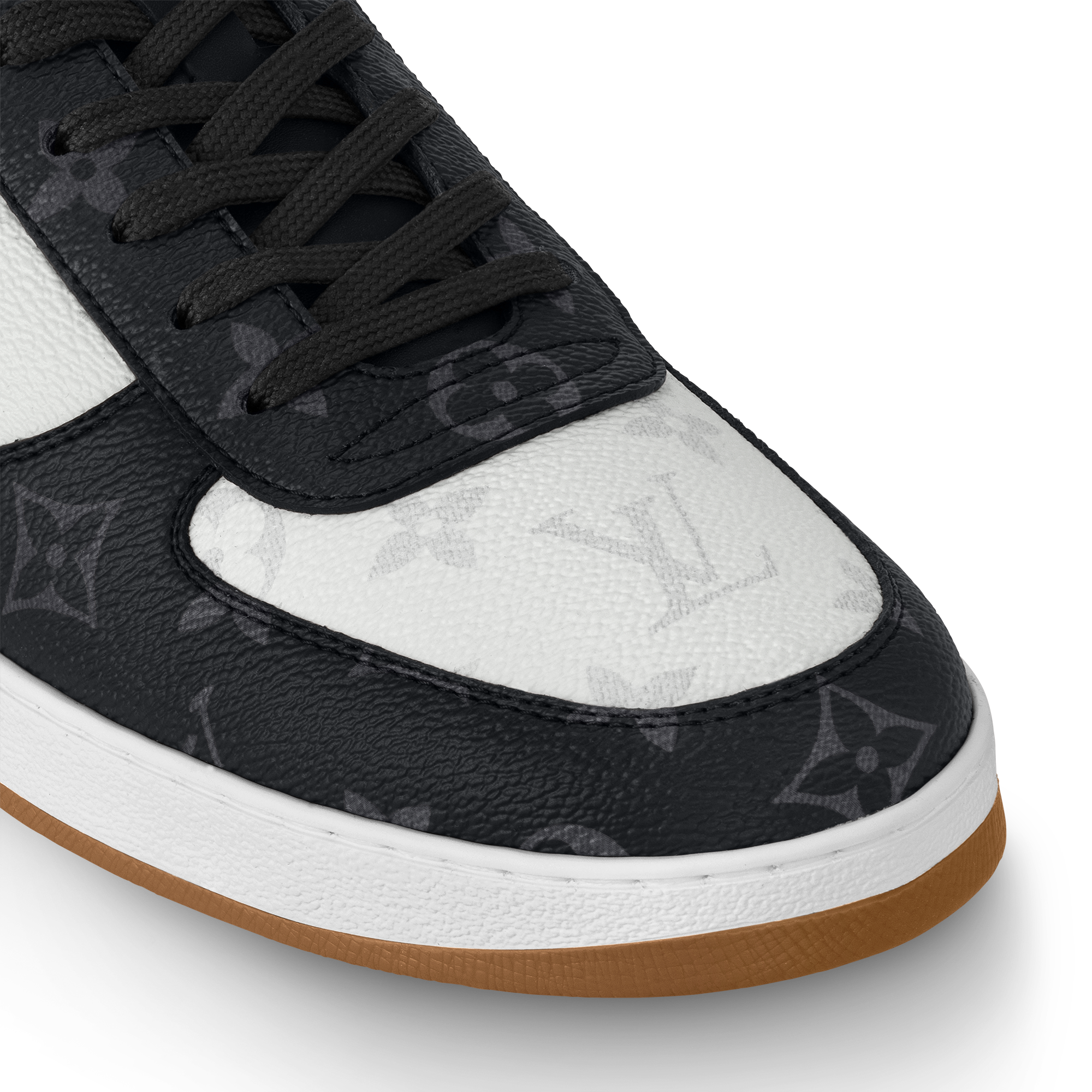 리볼리 스니커즈