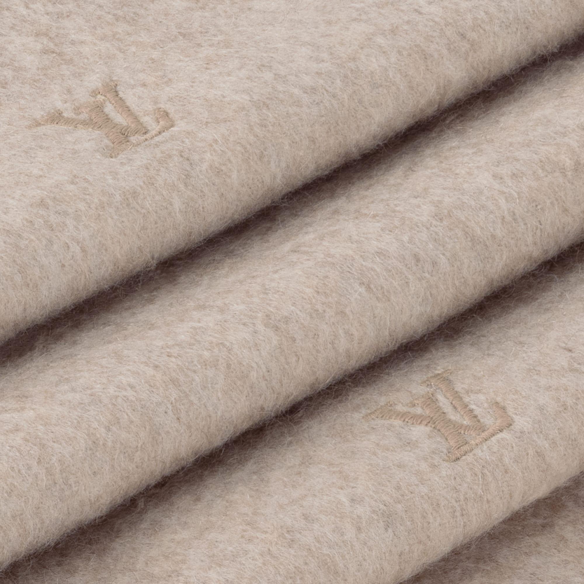 LV 블라종 (LV Blason) 엠브로이더드 스카프