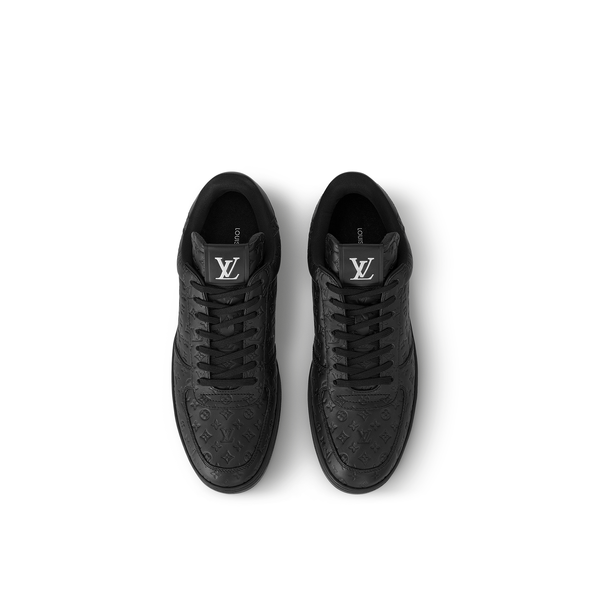 리볼리 스니커즈