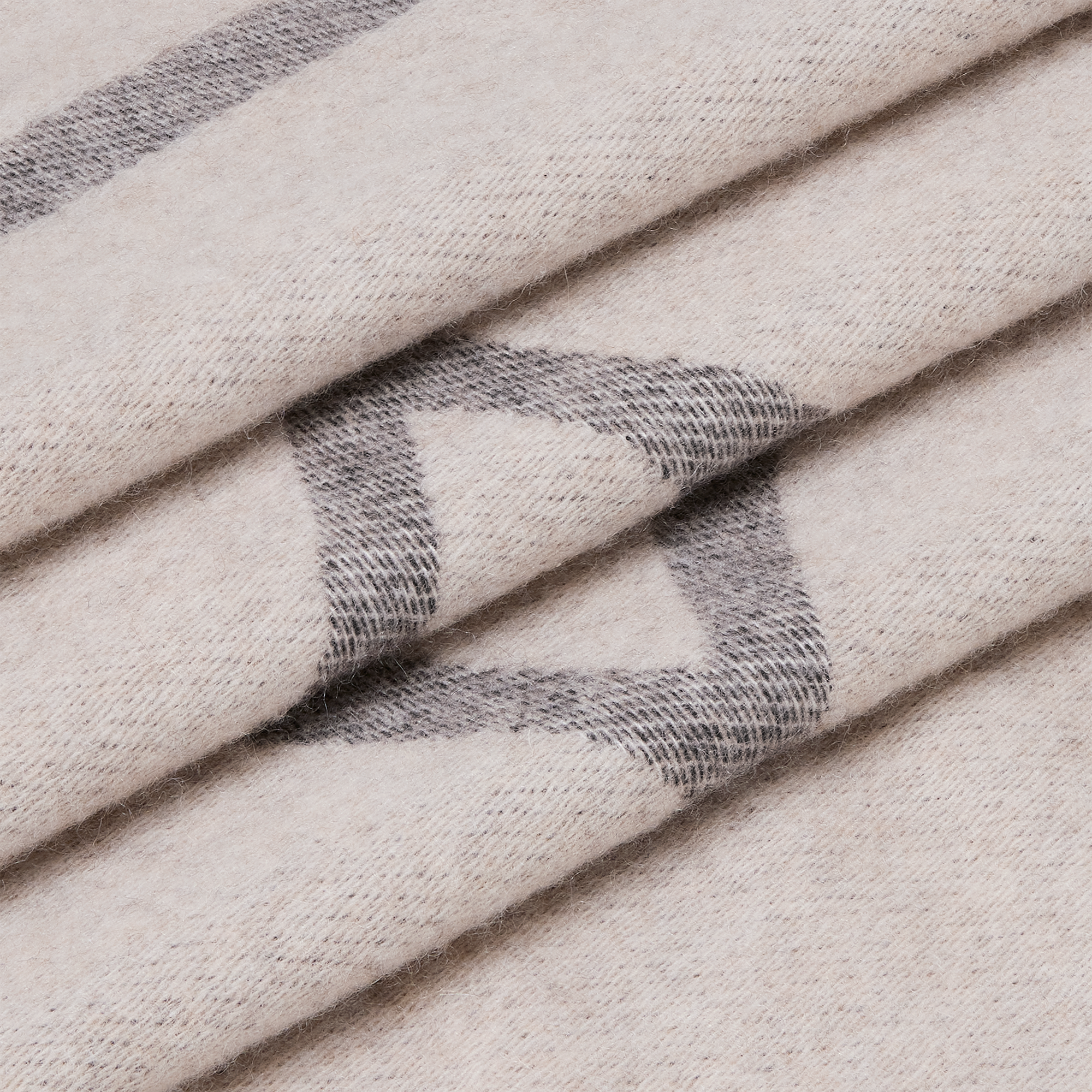 모노그램 자이언트 (Monogram Giant) 스카프